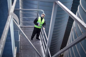 Water tank cleaning service inspection
