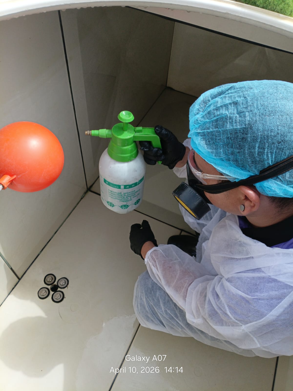 water tank cleaning
